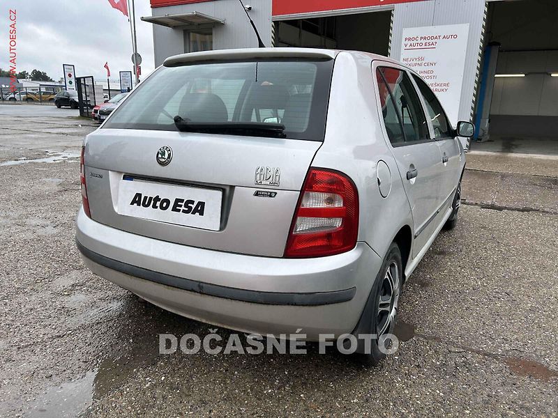 Škoda Fabia (2001) 1.4i, 2.maj,ČR, servis.kniha - fotka 2 z 3