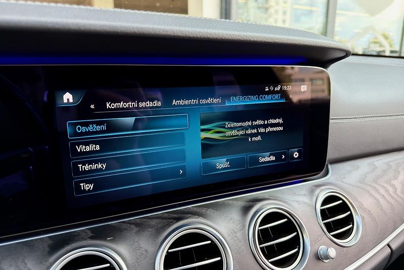 Mercedes-Benz Třídy E (2020) E 220d 4Matic AMG Line - fotka 84 z 112