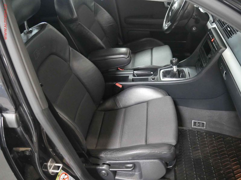 Audi A4 (2007) 2.0 TDI, AC, xenon - fotka 12 z 21