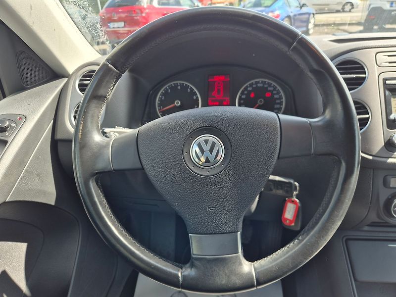 Volkswagen Tiguan (2009) 1.4TSI 110kW, 4x4, tažné, manu - fotka 13 z 25