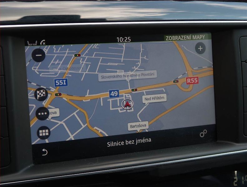Jaguar F-Pace (2017) 20d AWD, 4X4, Automat - fotka 19 z 22