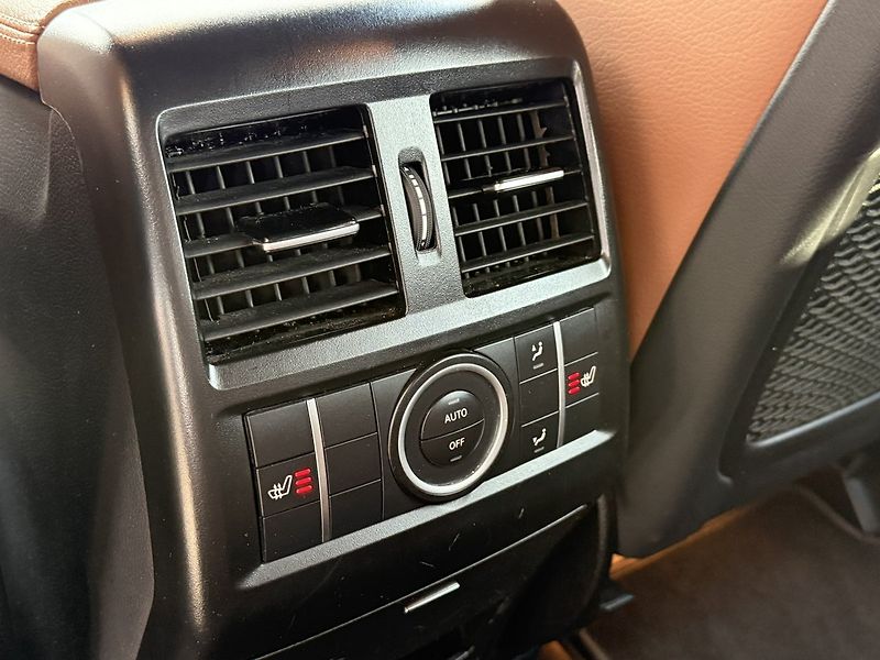 Mercedes-Benz GLE (2017) 350 d 4MATIC SUV - fotka 17 z 48