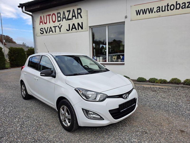 Hyundai i20 (2014) 1.2i Velmi pěkný - fotka 1 z 19
