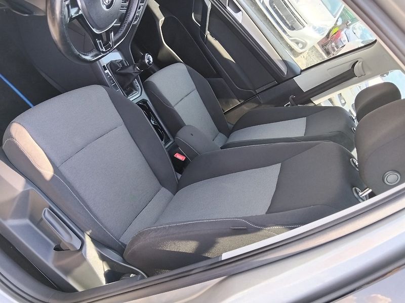 Volkswagen Golf Sportsvan (2015) - fotka 19 z 27