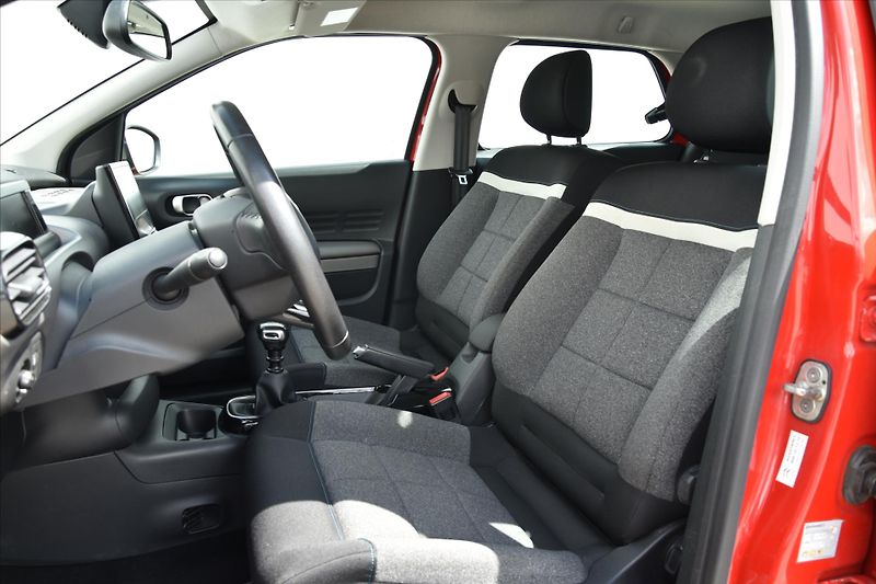 Citroën C4 Cactus 1.2i 81kW SERVISNÍ KNIHA ČR - fotka 9 z 20