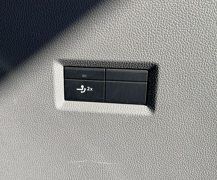 Volkswagen Caravelle (2025) 2,0 TDI 110kW 8AUT DR Life  - fotka 16 z 16