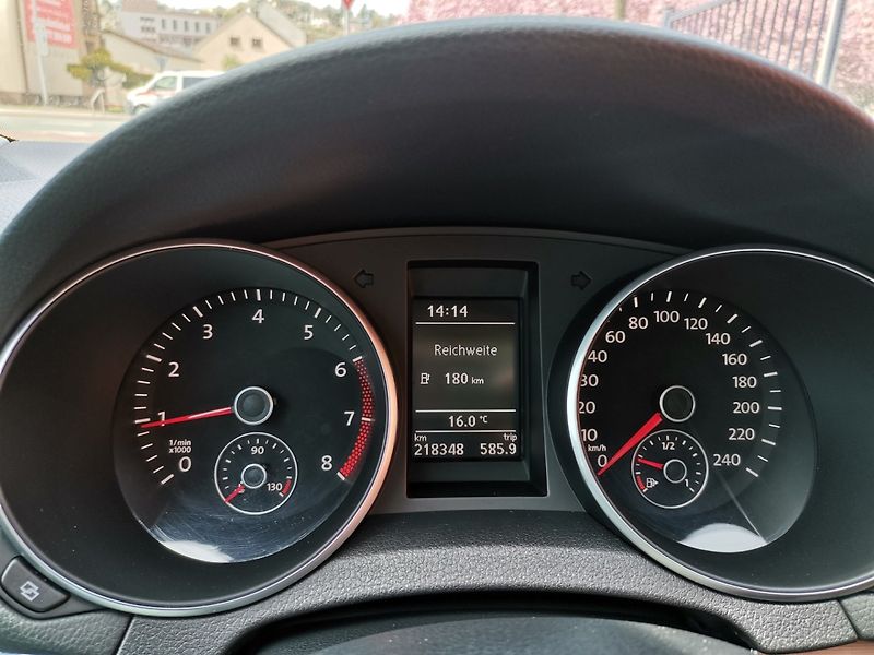 Volkswagen Golf (2010) 1.4i 59kw Comfortline 3dv. - fotka 13 z 27