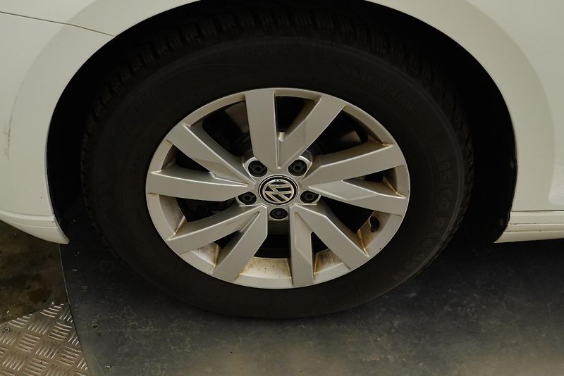 Volkswagen Passat - fotka 10 z 30