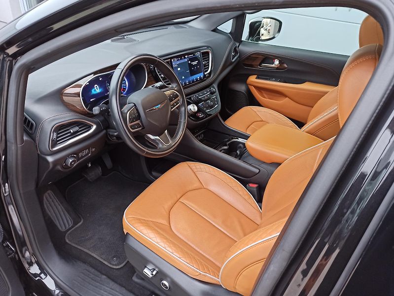 Chrysler Pacifica 3.6 194kW PHEV PINNACLE  - fotka 11 z 31