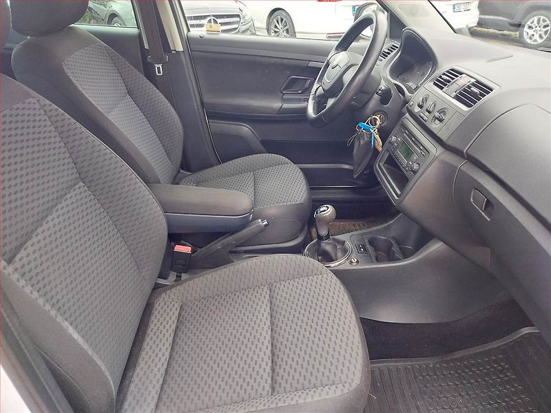 Škoda Fabia (2012) Ambition 1.2 12V, Serv.kniha - fotka 9 z 15