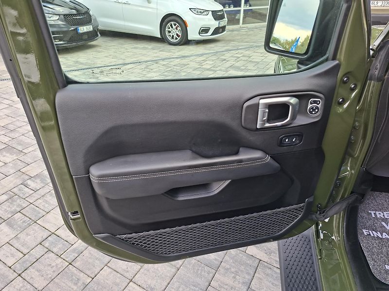 Jeep Wrangler (2021) SAHARA 4x4 Unlimited, TOP   - fotka 25 z 52