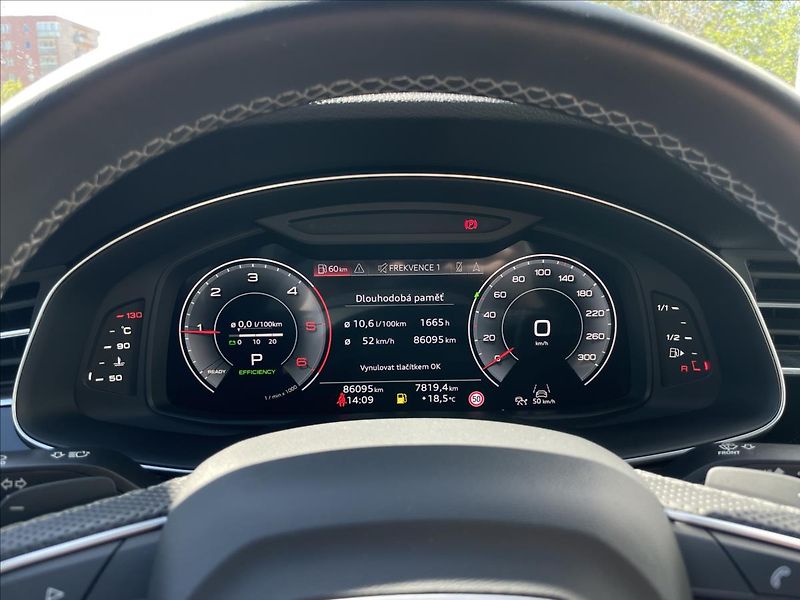 Audi Q7 3,0 50 TDI quattro S line - fotka 9 z 24