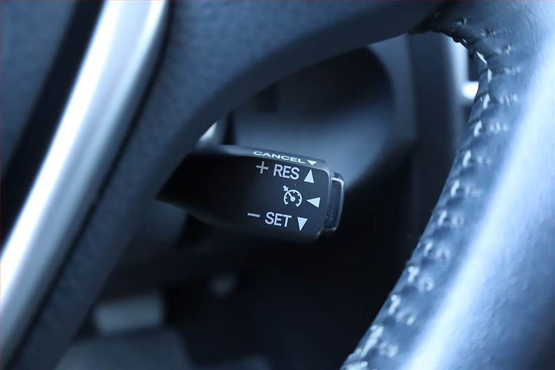 Toyota Auris (2013) 1.6 Valvematic, Automat, Navi - fotka 22 z 24