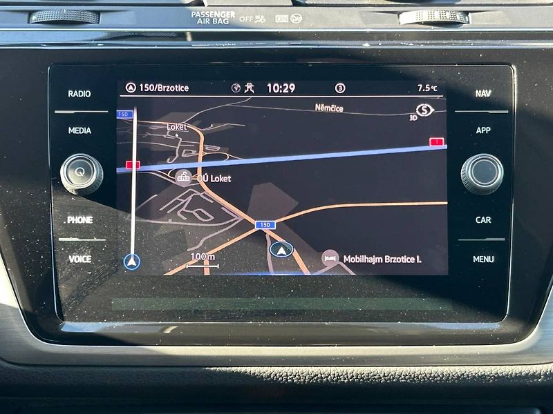 Volkswagen Touran (2023) 2.0 TDI 110kW DSG LED - fotka 25 z 35