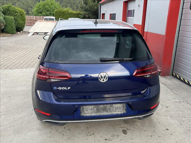 Volkswagen e-Golf 0,0 Pro Sport NAVI záruka TČ - fotka 4 z 12