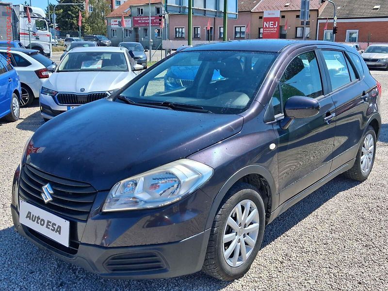Suzuki SX4 (2014) 1.6DDiS, ČR, AC, TZ, park - fotka 3 z 17