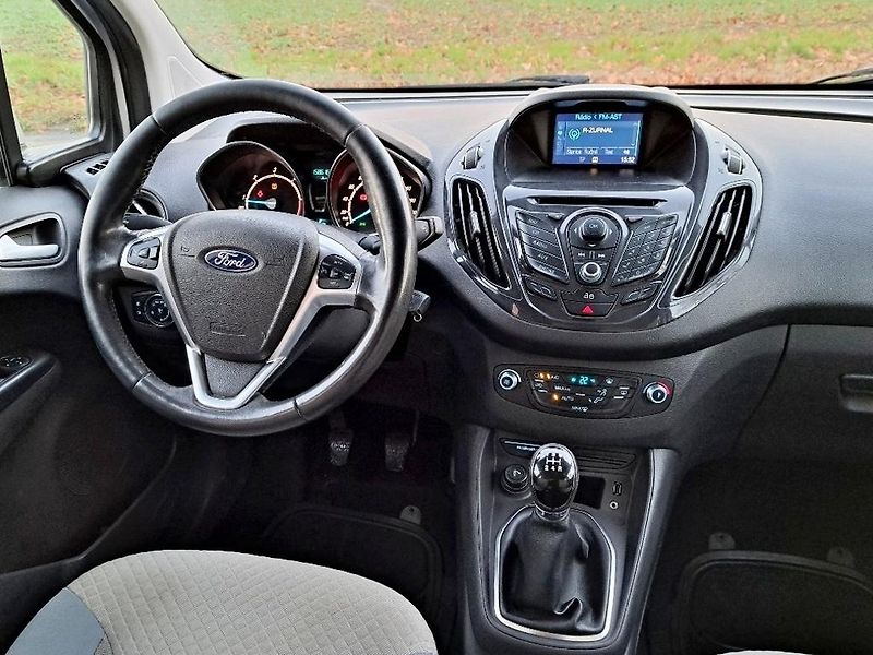 Ford Tourneo Courier (2016) 1.5TDCi 2016 KLIMA,NAVI,159TKM - fotka 11 z 24