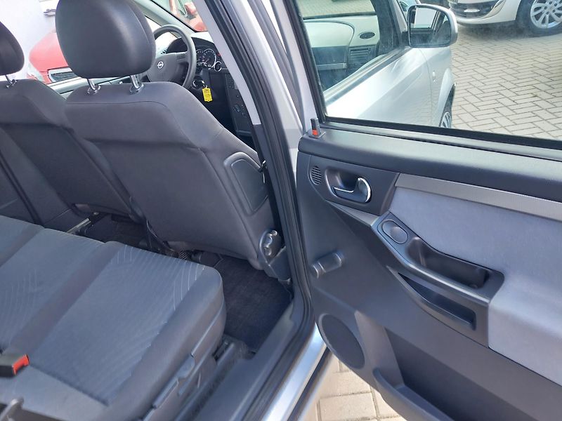 Opel Meriva (2006) 1.6i-16v automat - fotka 25 z 32