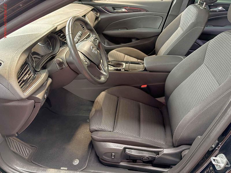 Opel Insignia (2022) 2.0 CDTI, 1.maj, AT, navi - fotka 9 z 17