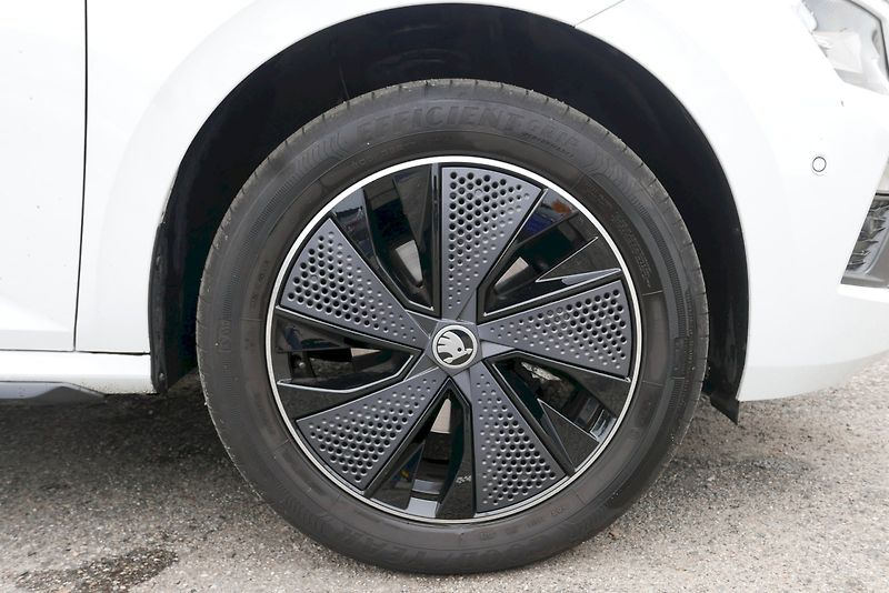 Škoda Kamiq (2025) 1.0 TSI 85 kW M6° Monte Carlo - fotka 34 z 35