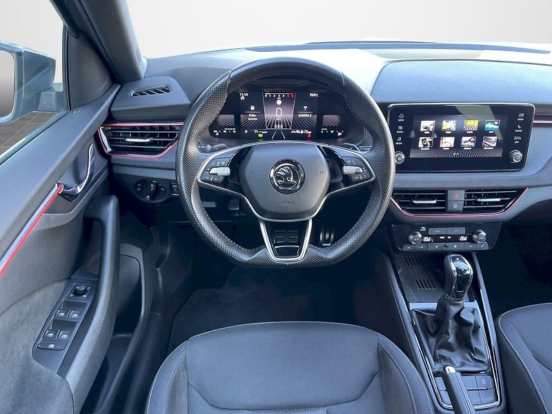Škoda Scala (2024) 1.5 TSI 110kW DSG Drive Select - fotka 6 z 32