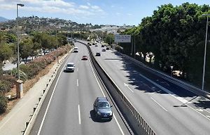 V zahraničí, hlavně na dálnicích ve Francii nebo ve Španělsku (na snímku), můžete potkat nové dopravní značky. Nedodržení jejich pokynů vás může přijít draho.