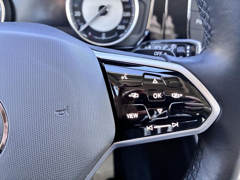 Volkswagen Touareg 170KW,4X4,8°AT,ČERNÁDEEP,TAŽNÉ - fotka 25 z 34