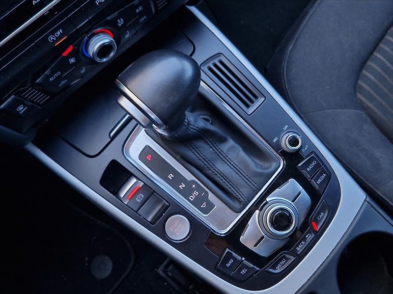 Audi A4 Avant 2,0 d ALUKOLA AUTOKLIMA - fotka 26 z 28