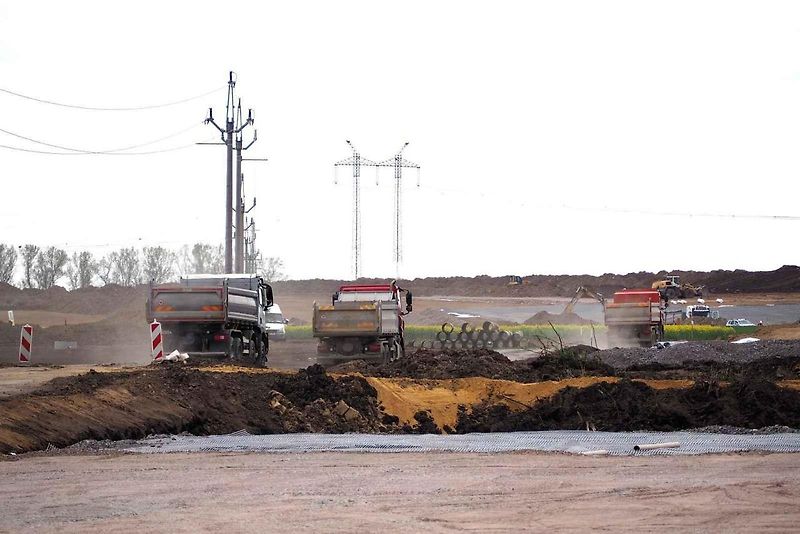 Snímky z výstavby dálnice D35 Džbánov - Litomyšl, duben 2025