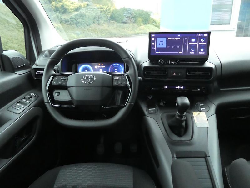 Toyota ProAce City Verso 1,5D 96kW  7 míst závěs  - fotka 9 z 15