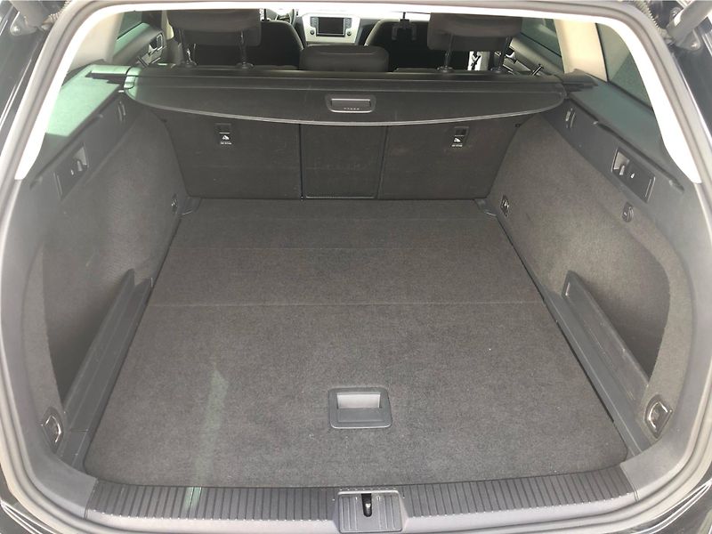 Volkswagen Passat 2.0 TDI DSG - fotka 13 z 29