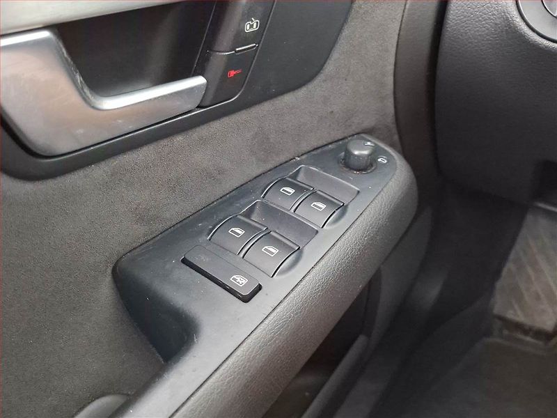 Audi A4 (2007) 2.7 TDI, Automat, rezervace - fotka 15 z 15