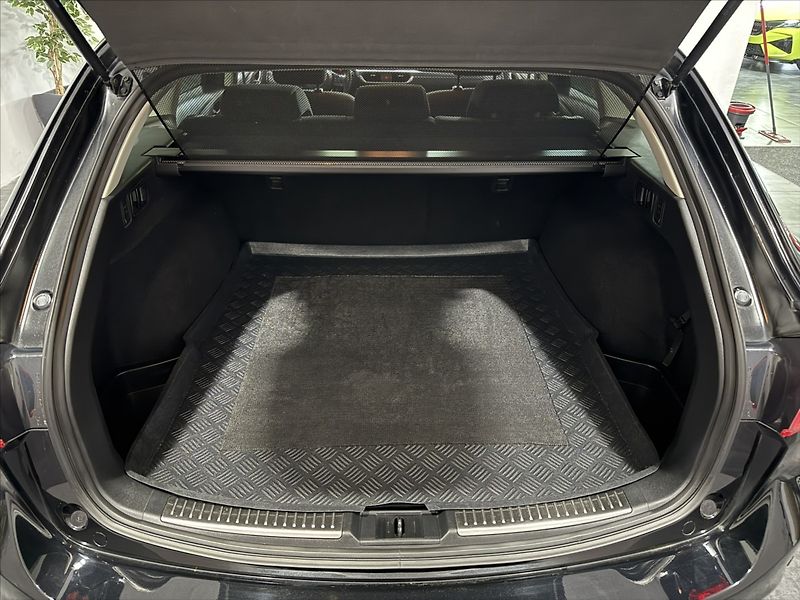 Mazda 6 2,2   D 1.MAJITEL 1.ROK ZÁRUKA - fotka 30 z 42