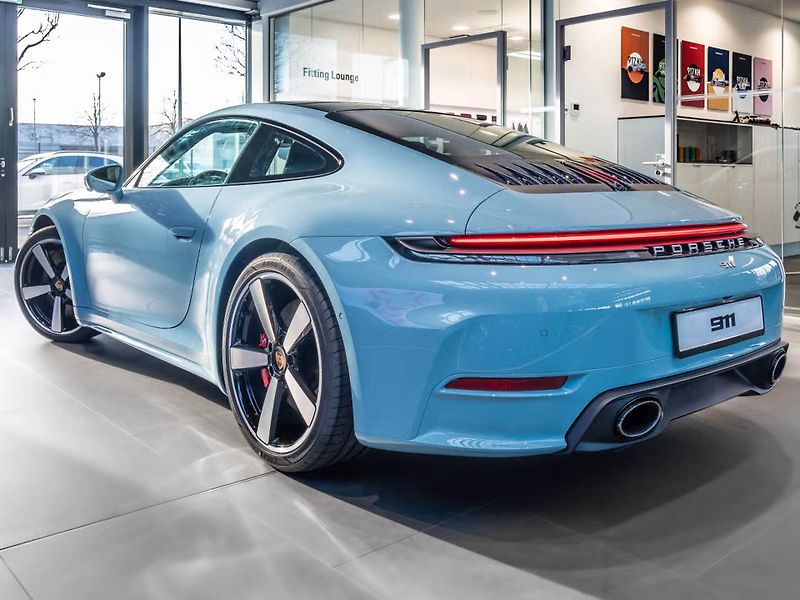 Porsche 911 (2026) Carrera 4S Lift Burmester 360 - fotka 4 z 26