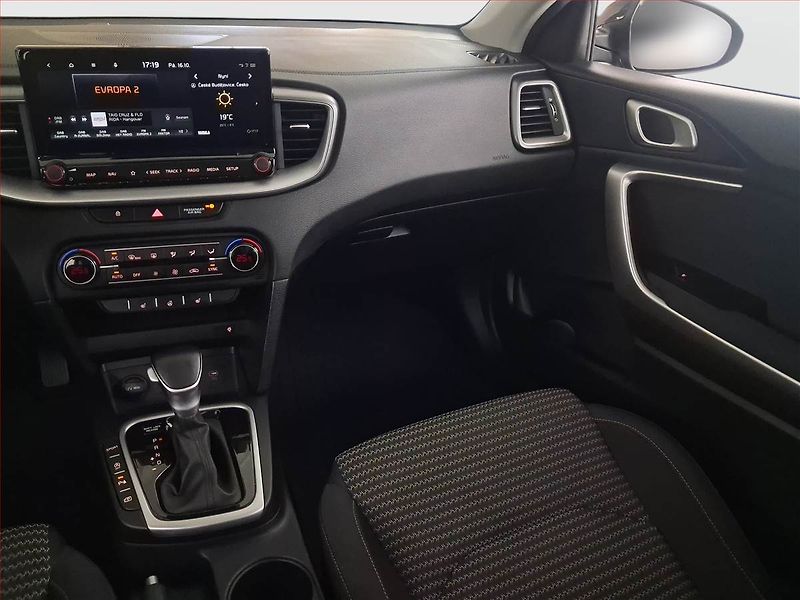Kia Ceed (2025) 1.5 T-GDI - fotka 8 z 16