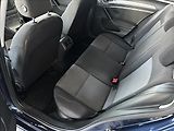 Volkswagen Golf 1,6   TDI 81kW,SERVISKA - náhled 19