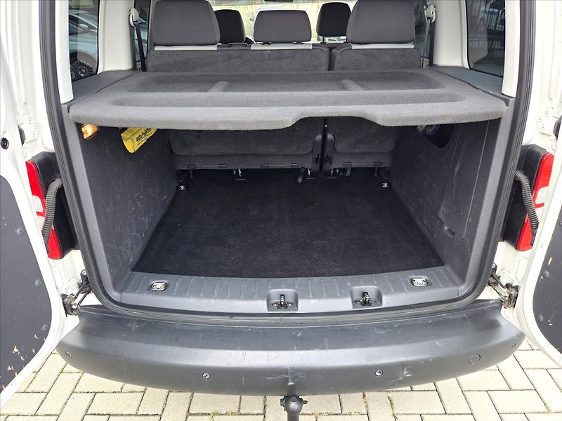 Volkswagen Caddy 1,6 TDi Trendline Tažné z. ČR - fotka 13 z 22