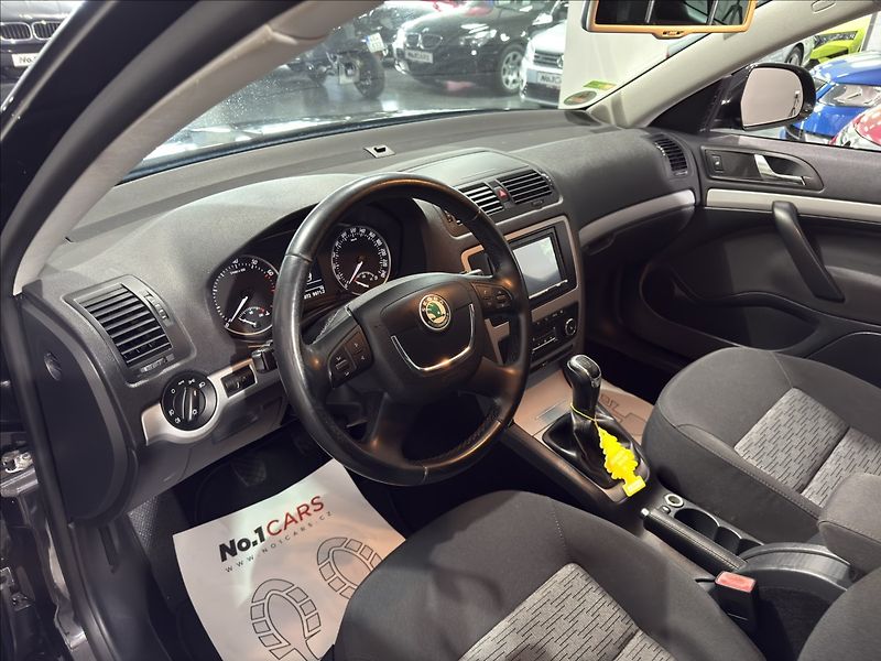 Škoda Octavia 1,4   TSI 90KW CARPLAY XENON - fotka 9 z 33