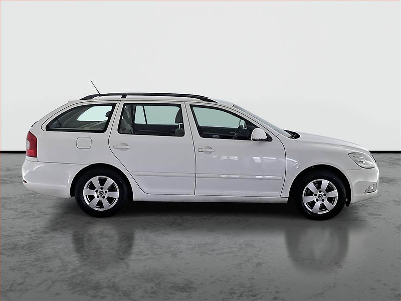 Škoda Octavia (2013) Elegance 1.6 TDI, Automat - fotka 6 z 17