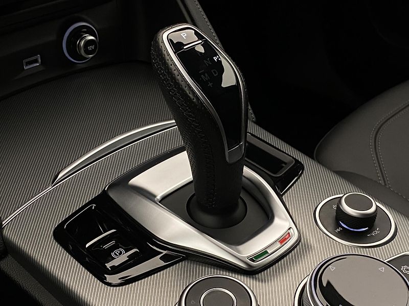 Alfa Romeo Stelvio VELOCE 2.2JTDm REZERVACE - fotka 27 z 62