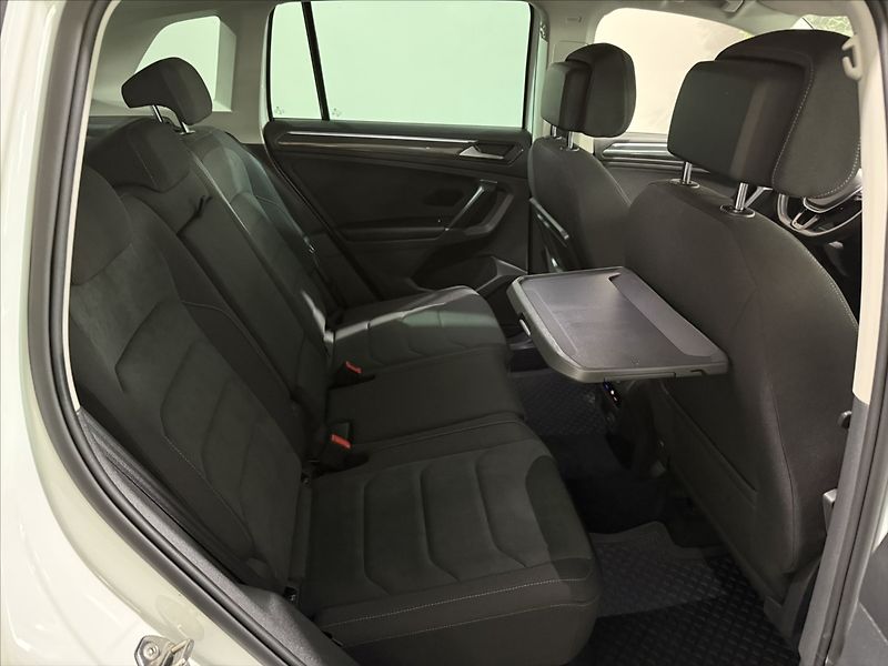 Volkswagen Tiguan 2,0   TDI 140KW HIGHLINE LED - fotka 25 z 38