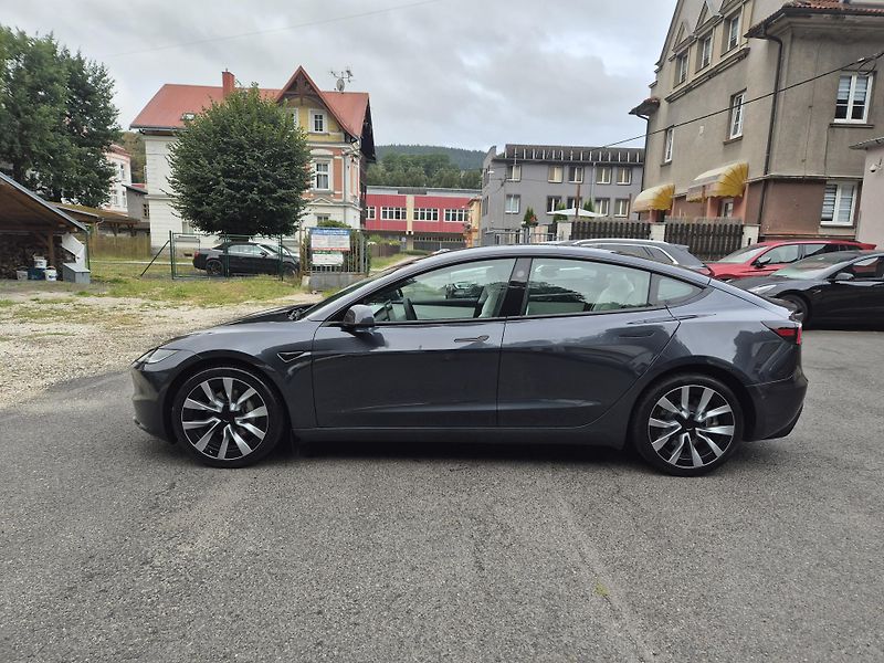 Tesla Model 3 LONG RANGE DUAL MOTOR SOH 93,5 - fotka 6 z 48