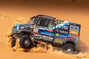 Šestapadesátiletý Andořan Albert Llovera z ostravského týmu Fesh Fesh, který je od osmnácti let upoután na invalidní vozík, zvládl letošní Rallye Dakar v kategorii kamionů na 17. místě.