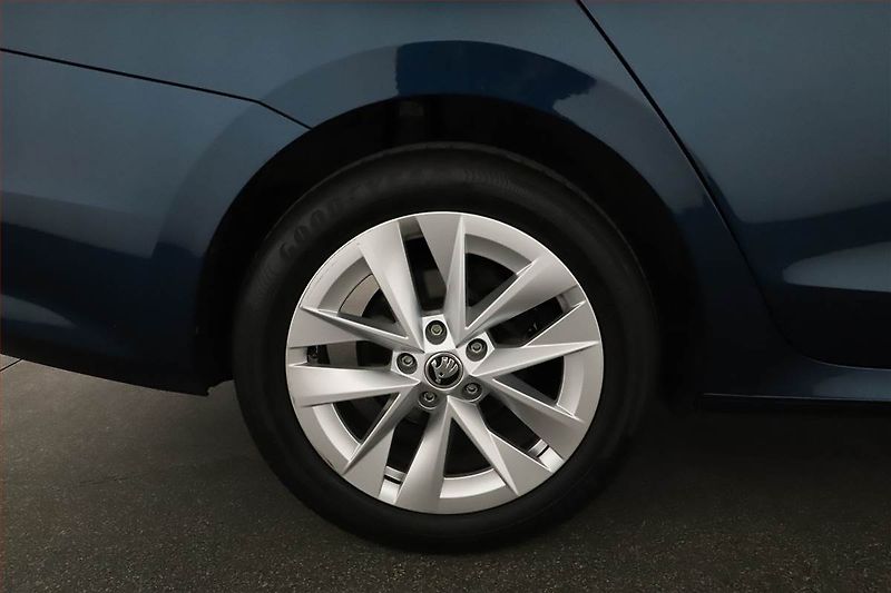 Škoda Octavia (2023) Style 2.0 TDI, ČR,1.maj - fotka 14 z 14