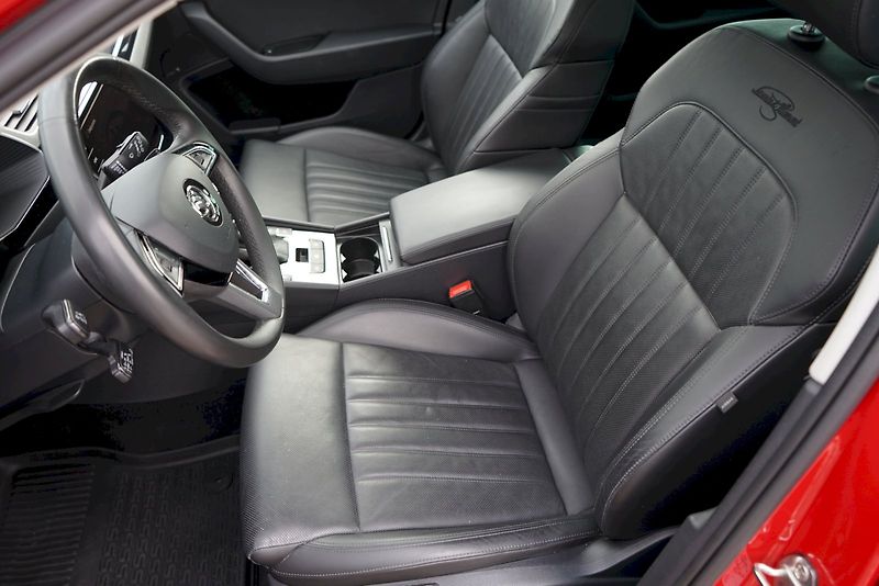 Škoda Superb (2019) TDI 140 kW DSG 4x4 L&K - tažné - fotka 9 z 39