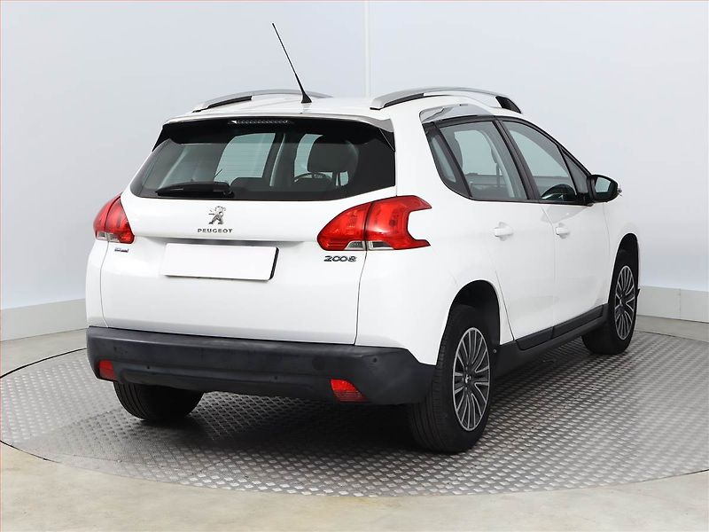 Peugeot 2008 (2016) 1.2 PureTech, Serv.kniha - fotka 5 z 11