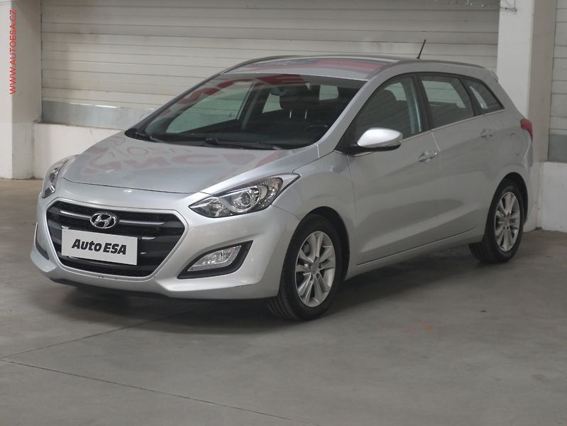 Hyundai i30 (2015) 1.6CRDi, ČR, autoAC - fotka 3 z 17