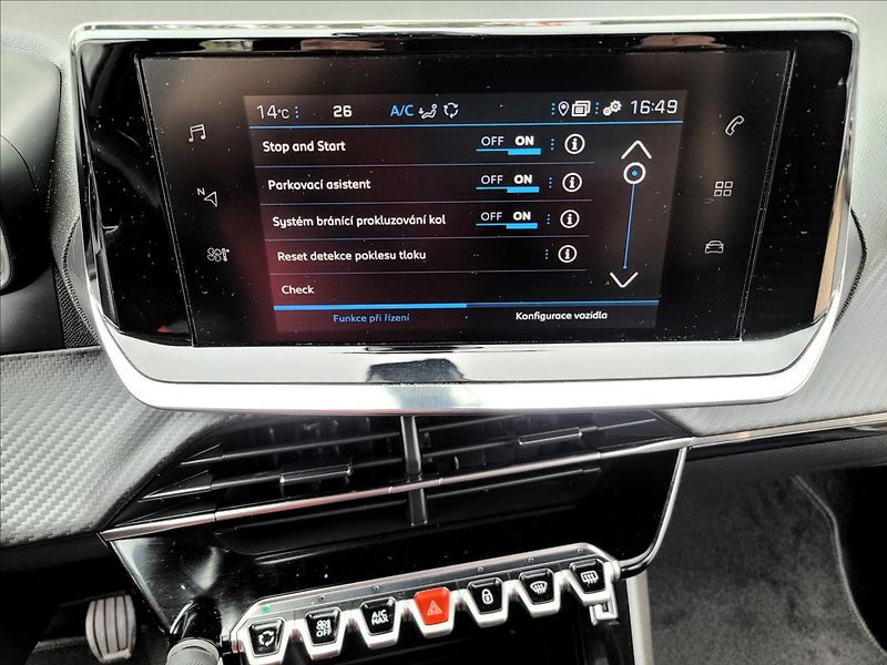 Peugeot 2008 1,5 HDI,navi,digiklima,alu, - fotka 33 z 50