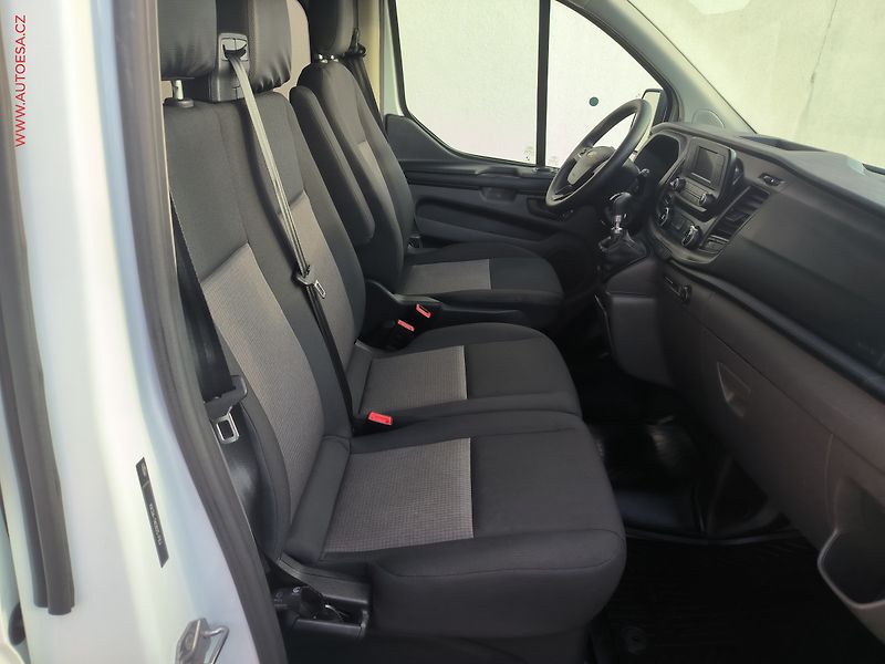 Ford Transit Custom (2020) 2.0TDCi L1H2 9míst, AC, 96kW - fotka 9 z 20