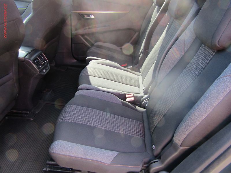 Peugeot 5008 (2019) 1.5 HDi, ČR, Active - fotka 10 z 24